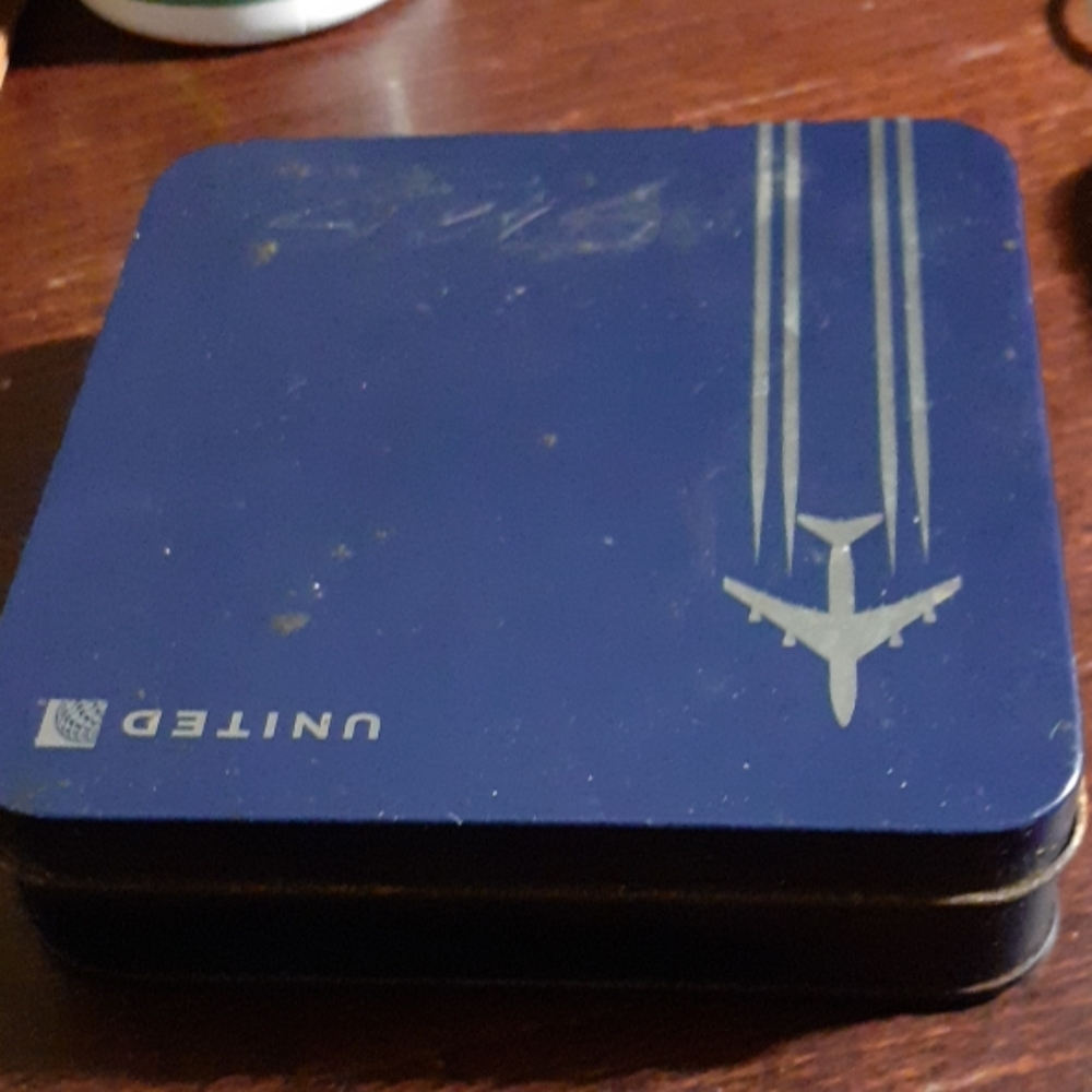 Vintage united airlines tin